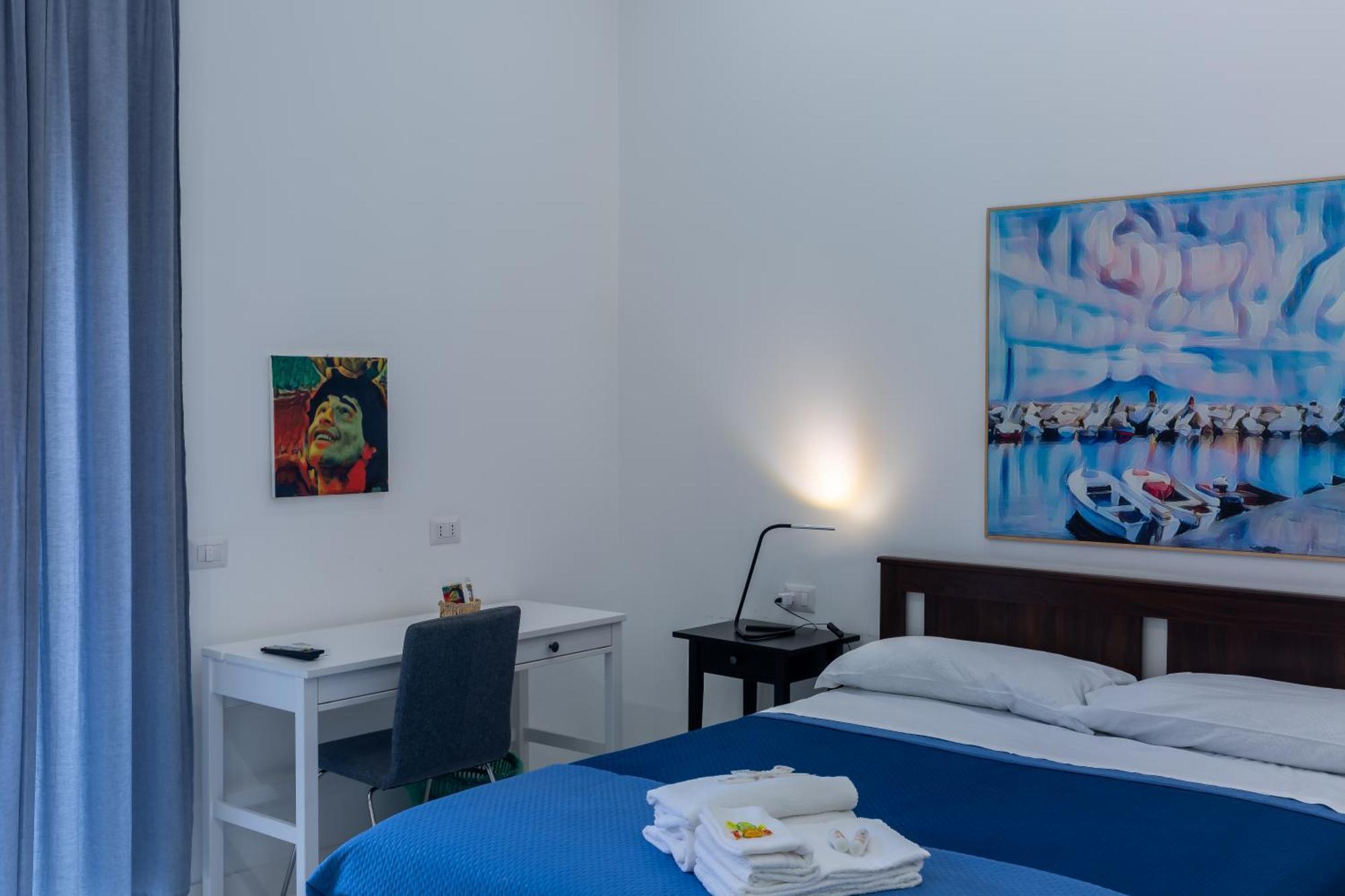 Il Vicoletto Del Castello Hotel Napoli Bagian luar foto