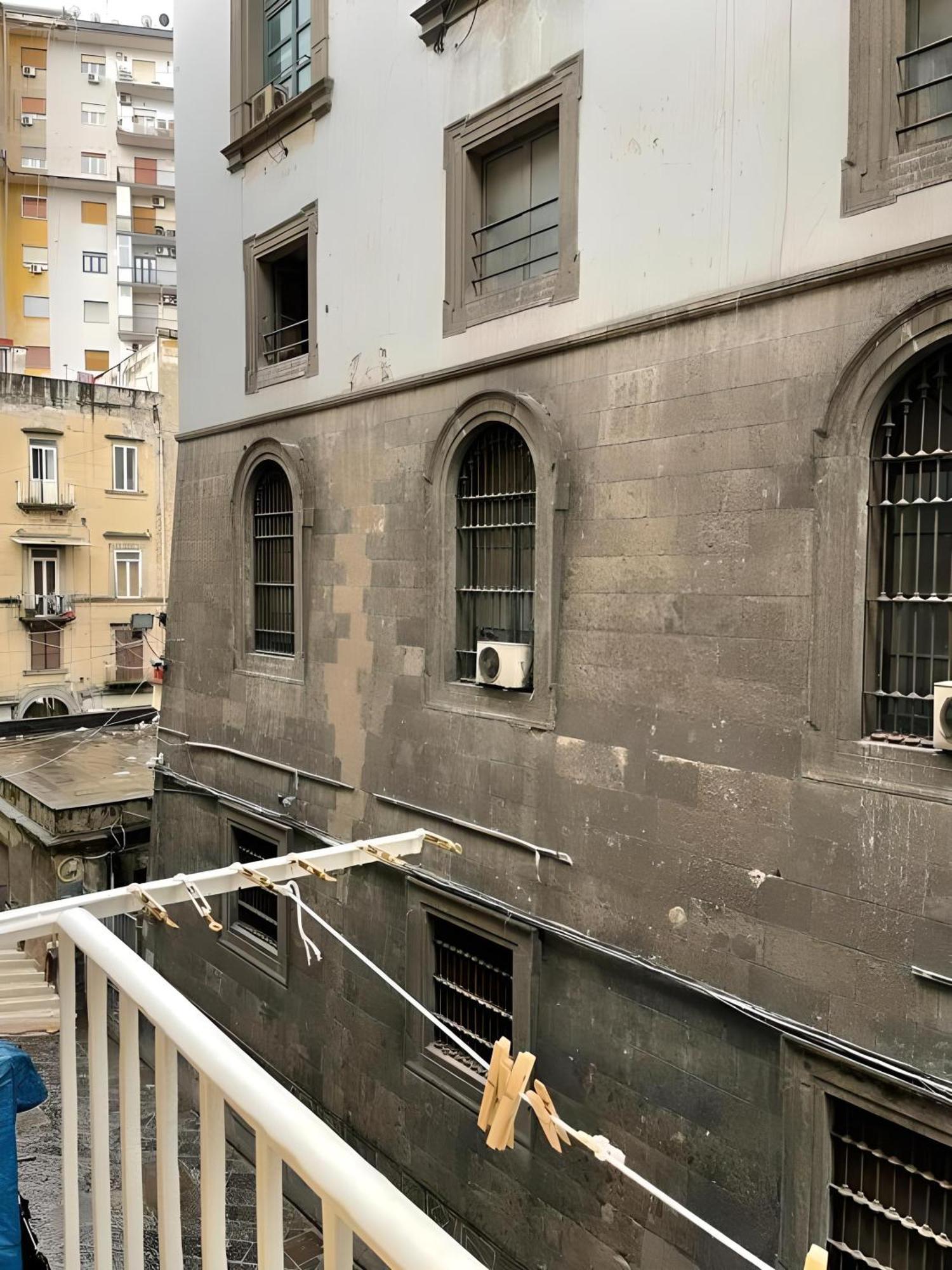 Il Vicoletto Del Castello Hotel Napoli Bagian luar foto