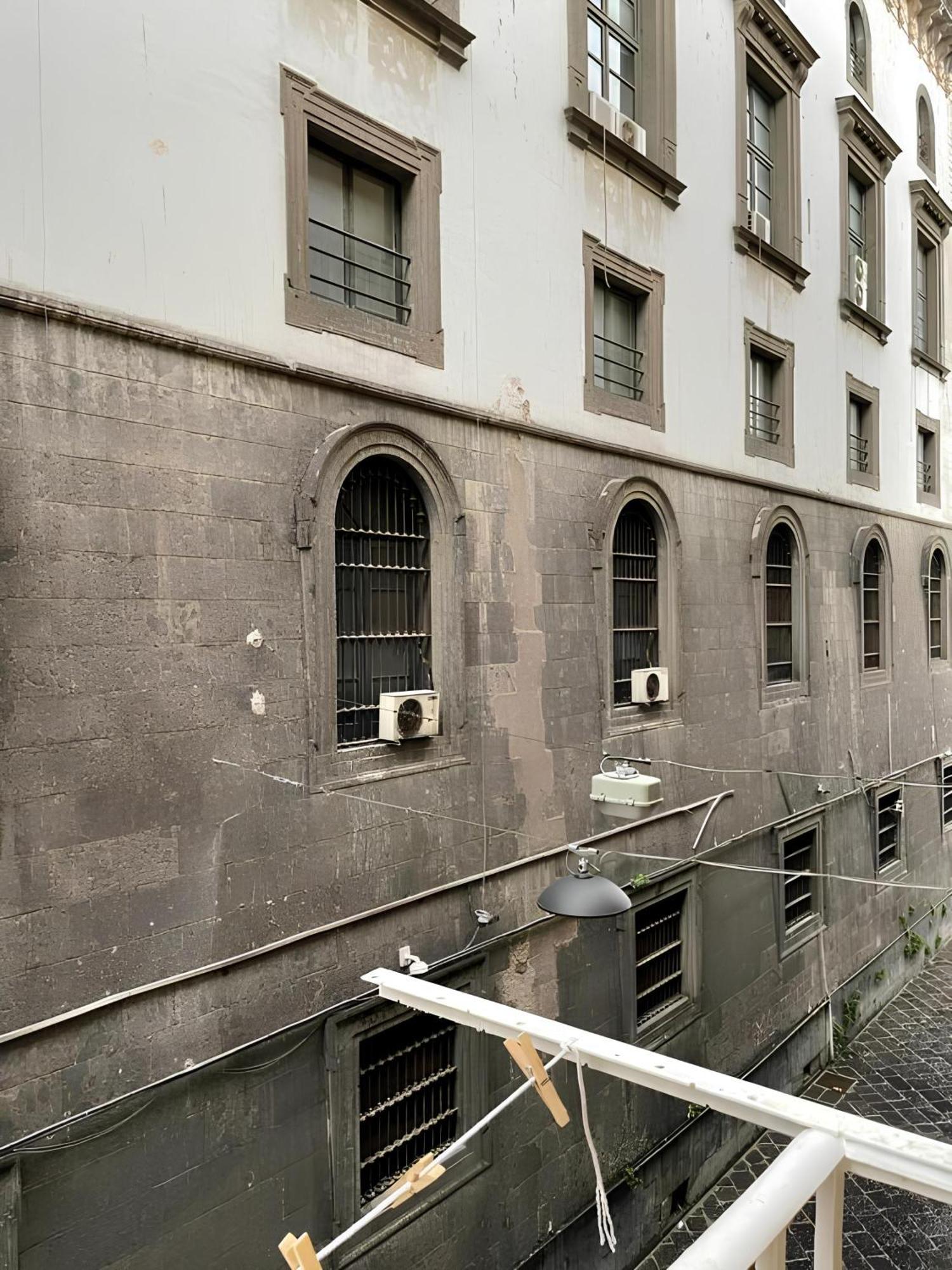 Il Vicoletto Del Castello Hotel Napoli Bagian luar foto