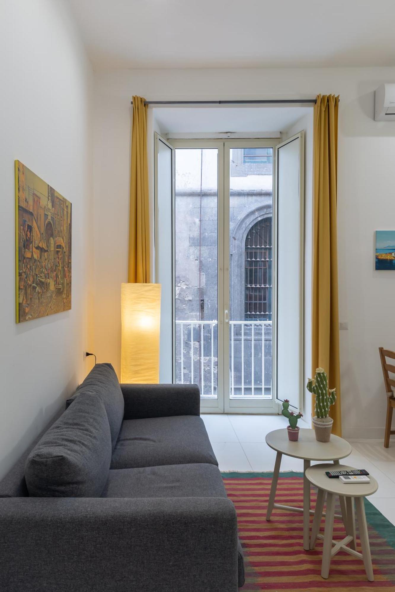Il Vicoletto Del Castello Hotel Napoli Bagian luar foto